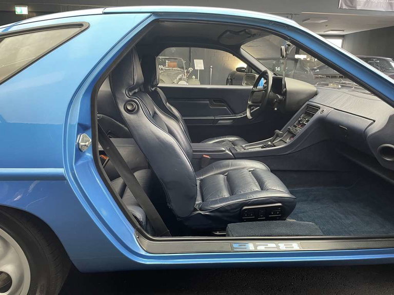 Porsche 928