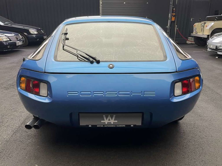 Porsche 928