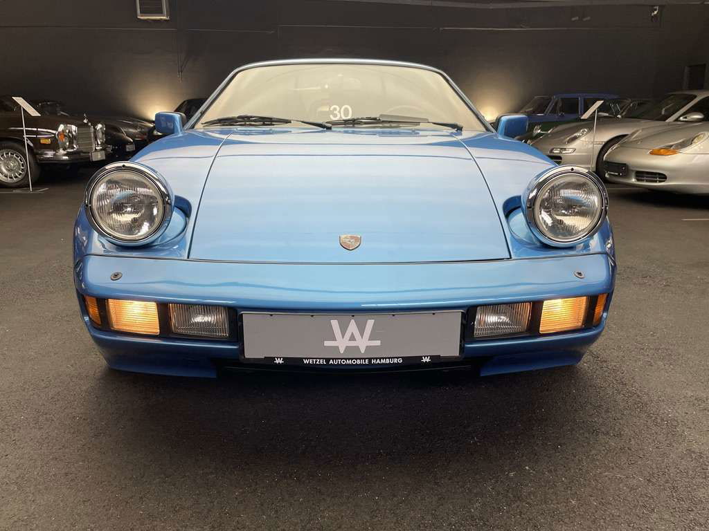 Porsche 928