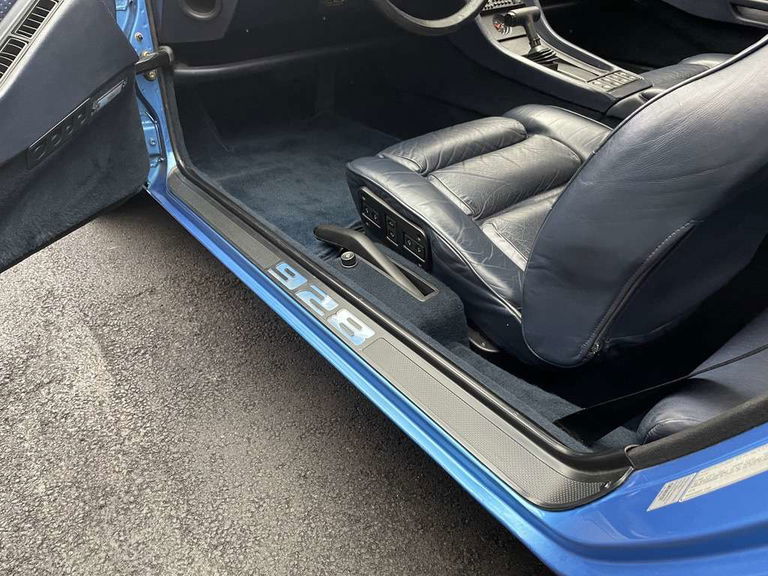 Porsche 928