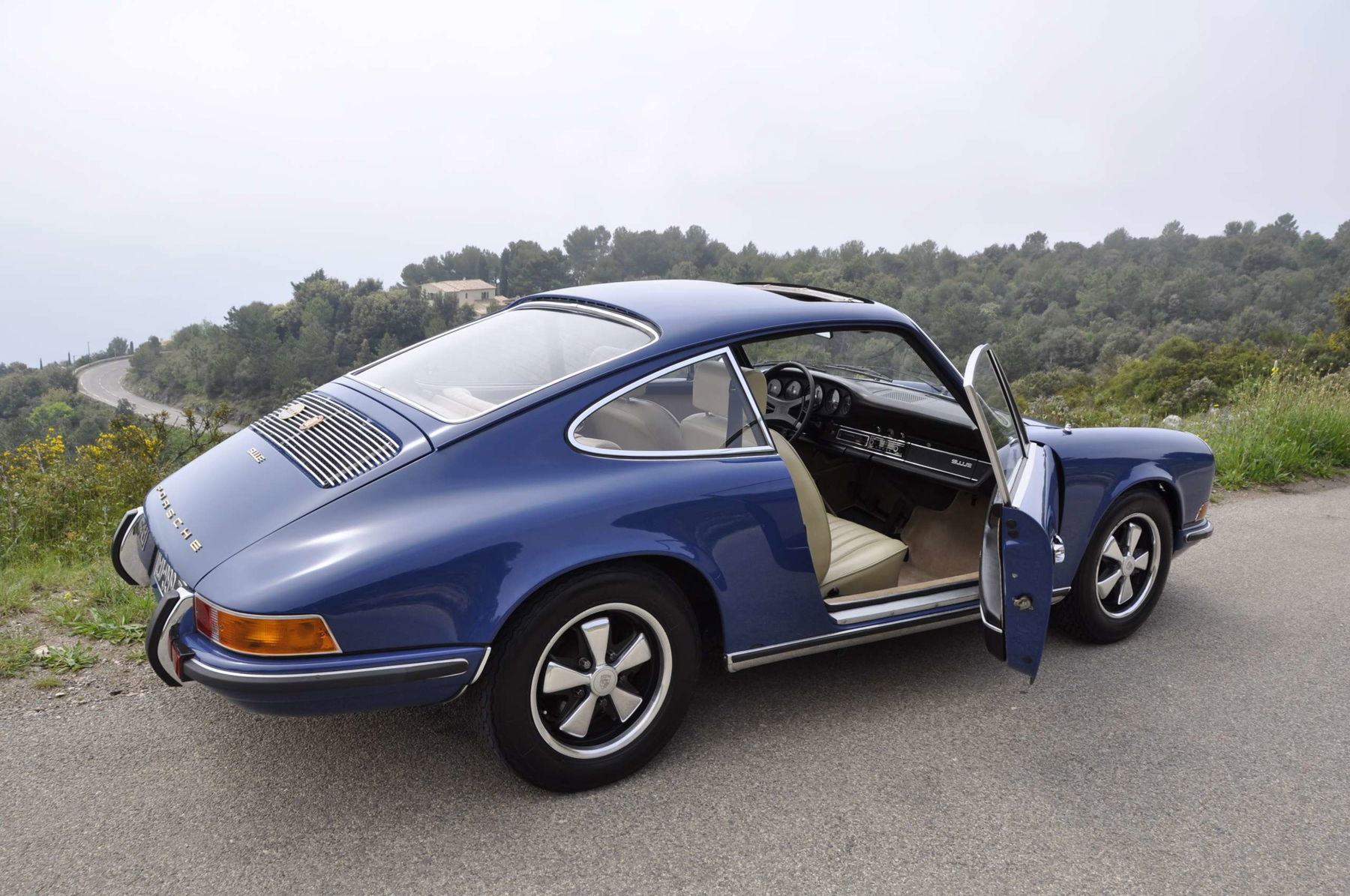 Porsche 911 E