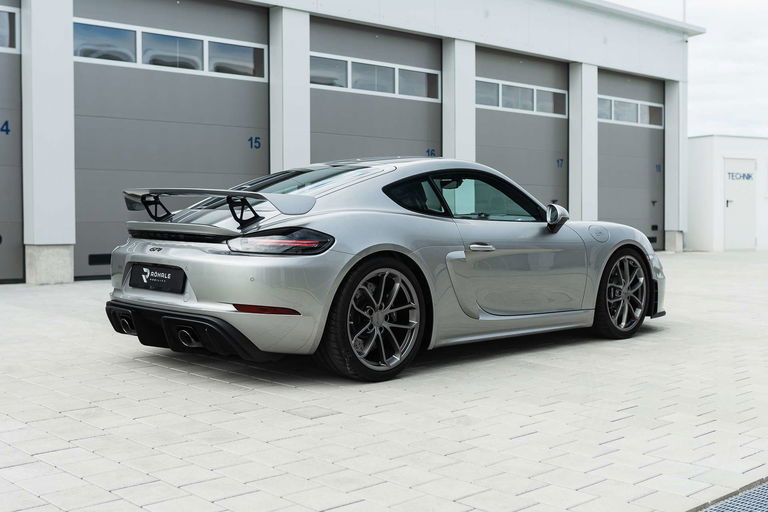 Porsche 718 Cayman GT4