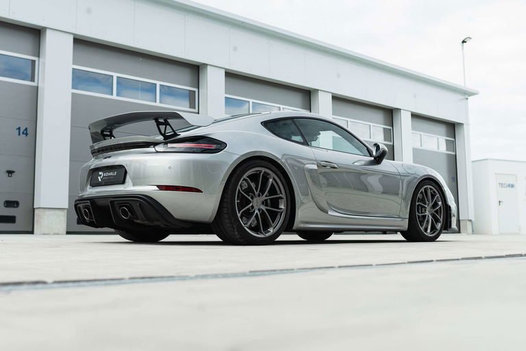 Porsche 718 Cayman GT4