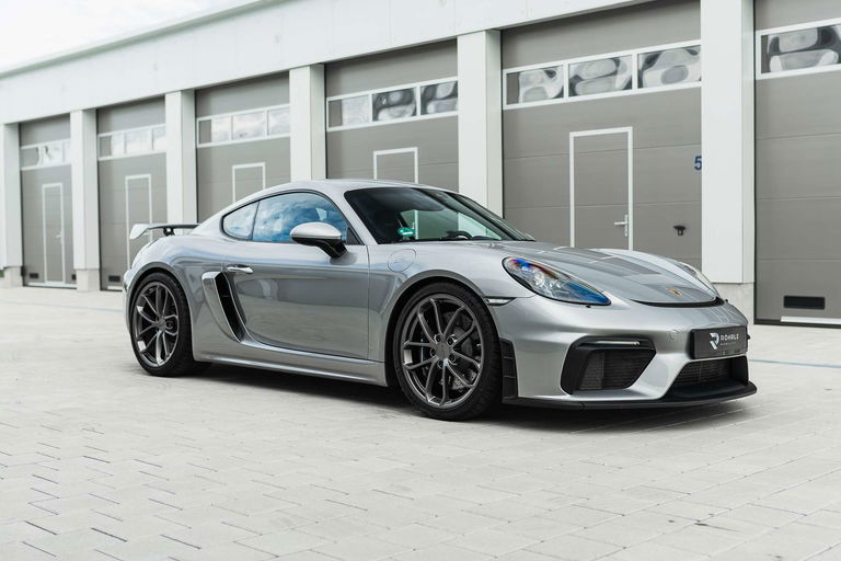 Porsche 718 Cayman GT4