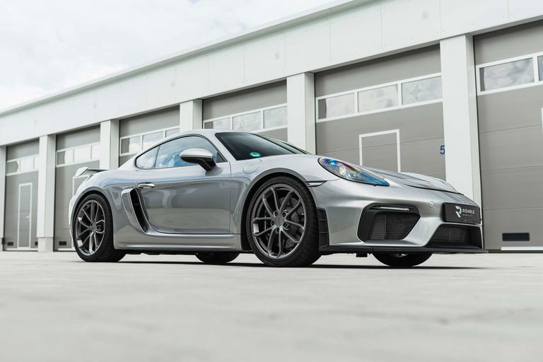 Porsche 718 Cayman GT4