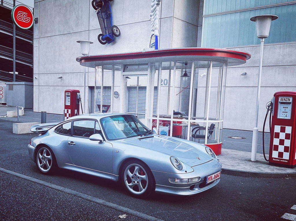 Porsche 993 Carrera 4S