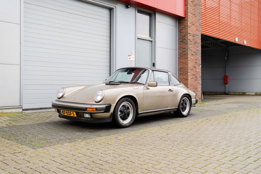 Porsche 911 Carrera 3.2 (US)