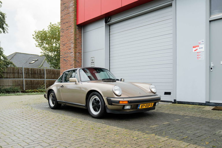 Porsche 911 Carrera 3.2 (US)
