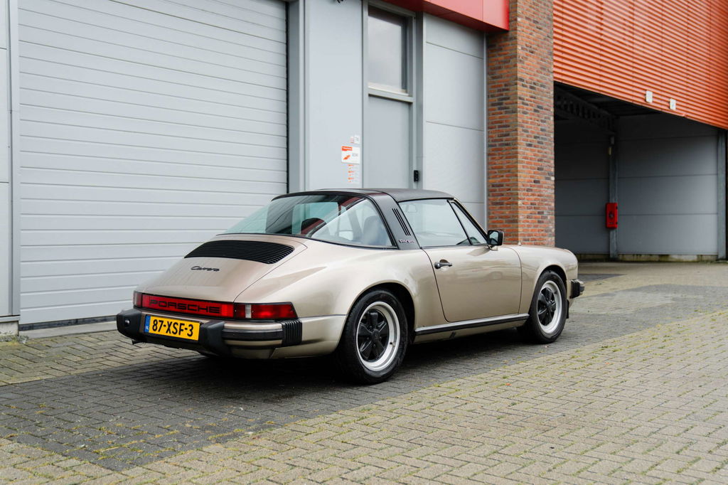 Porsche 911 Carrera 3.2 (US)