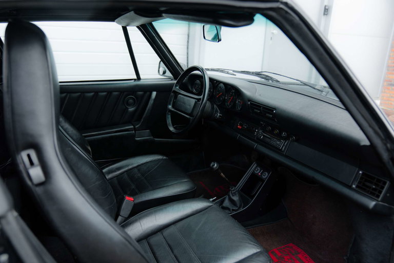 Porsche 911 Carrera 3.2