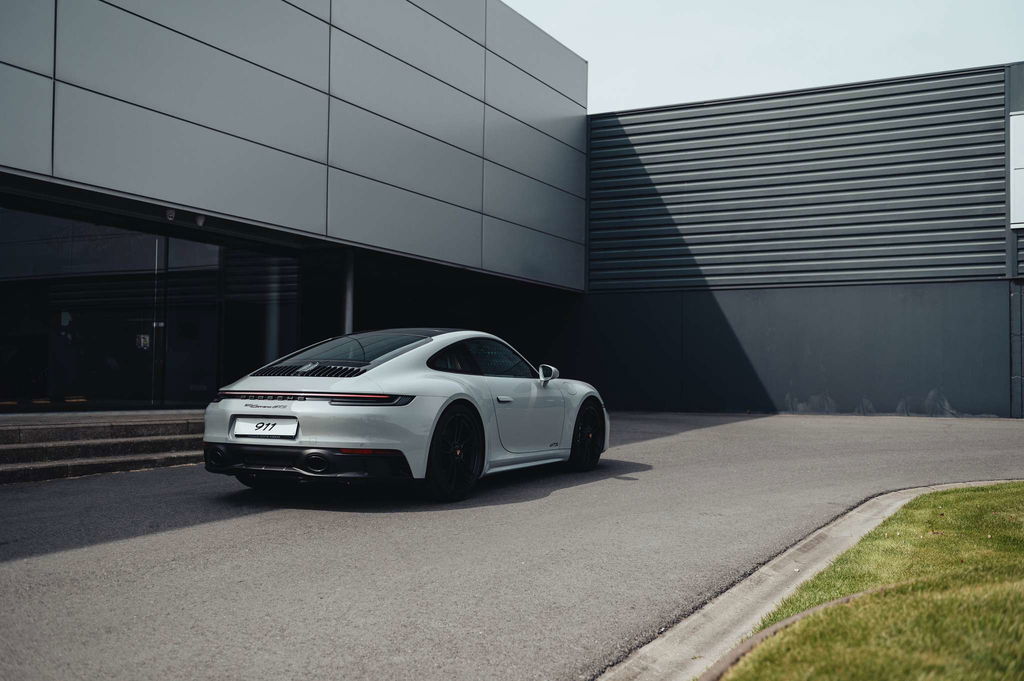 Porsche 992 Carrera GTS