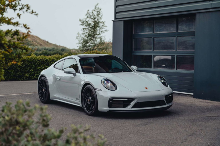 Porsche 992 Carrera GTS