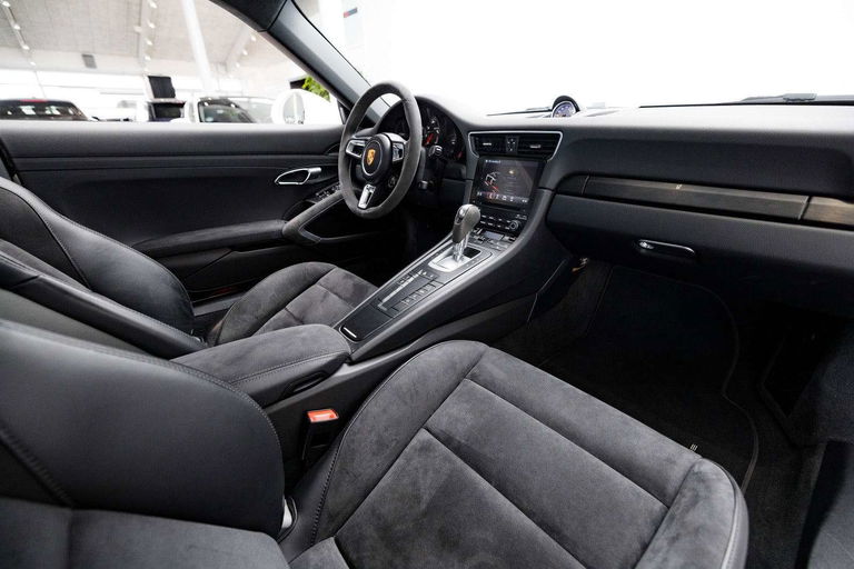 Porsche 991.2 Carrera GTS