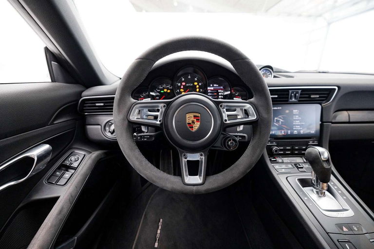 Porsche 991.2 Carrera GTS