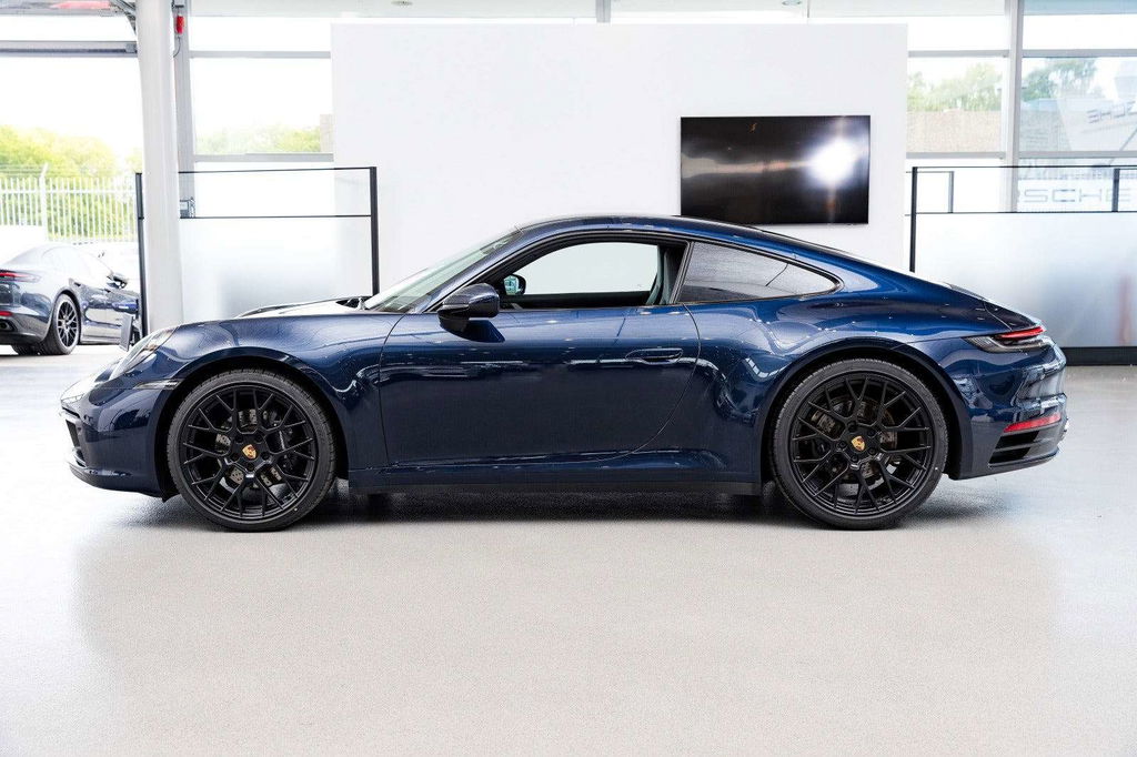 Porsche 992 Carrera