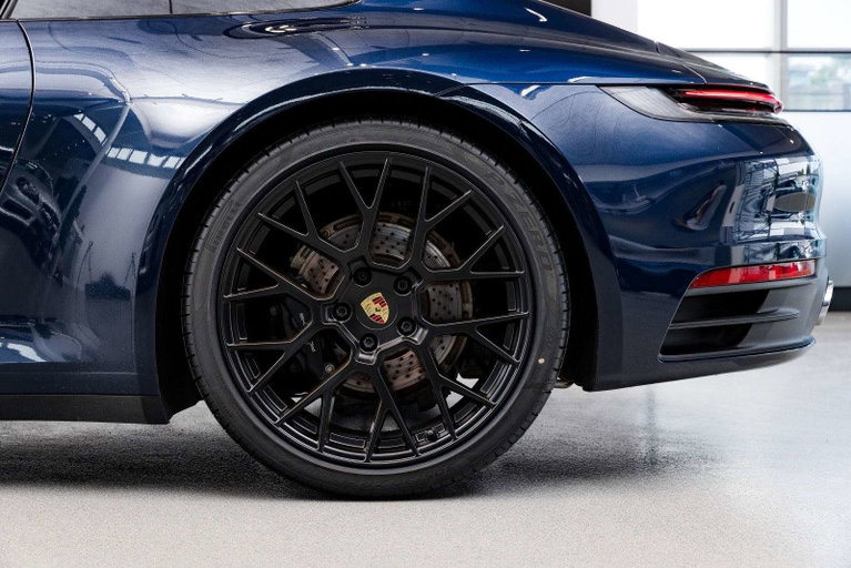 Porsche 992 Carrera