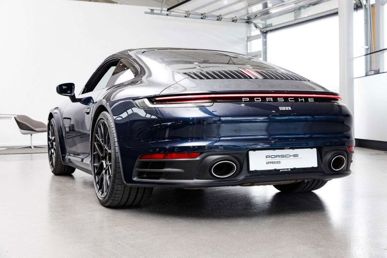 Porsche 992 Carrera