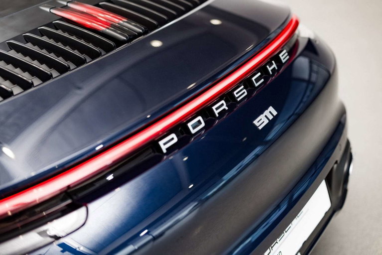 Porsche 992 Carrera