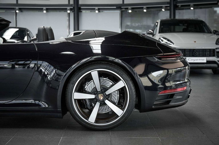 Porsche 992 Carrera 4S