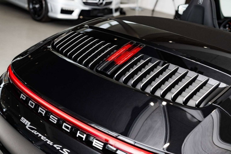 Porsche 992 Carrera 4S