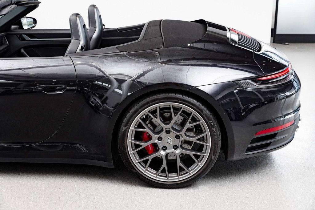 Porsche 992 Carrera 4S