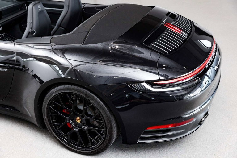 Porsche 992 Carrera 4S