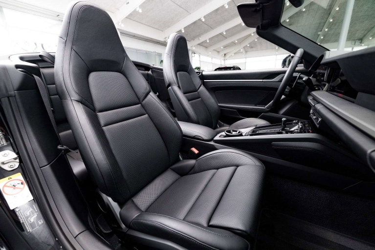 Porsche 992 Carrera 4S