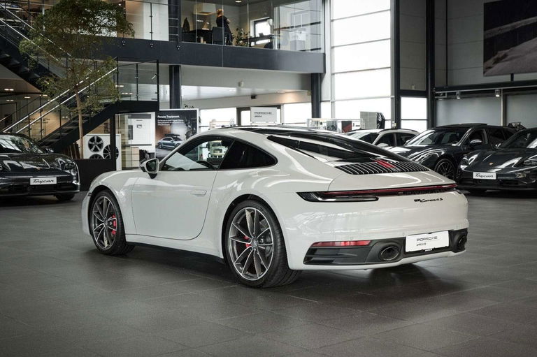 Porsche 992 Carrera 4S
