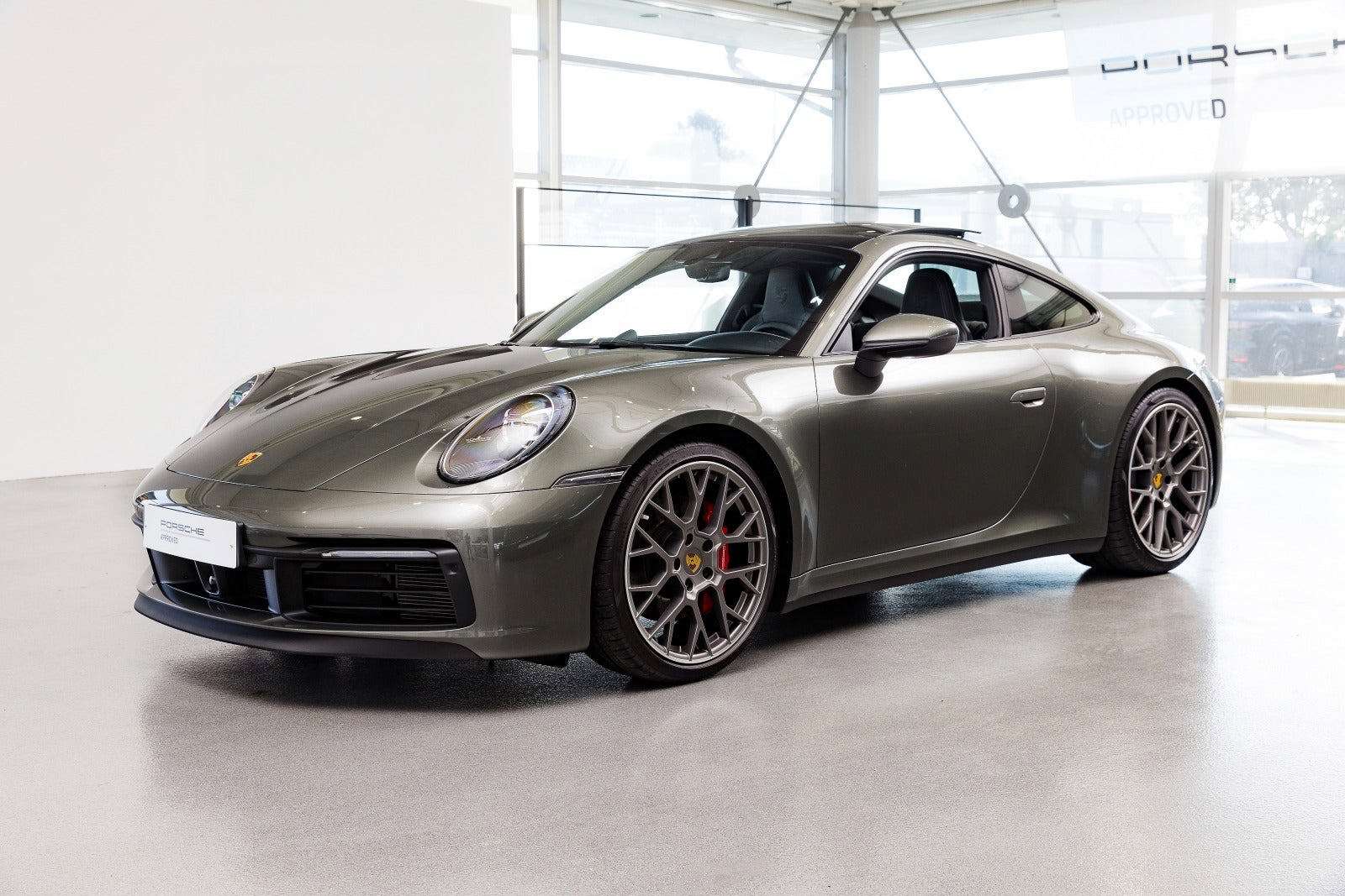 Porsche 992 Carrera 4S