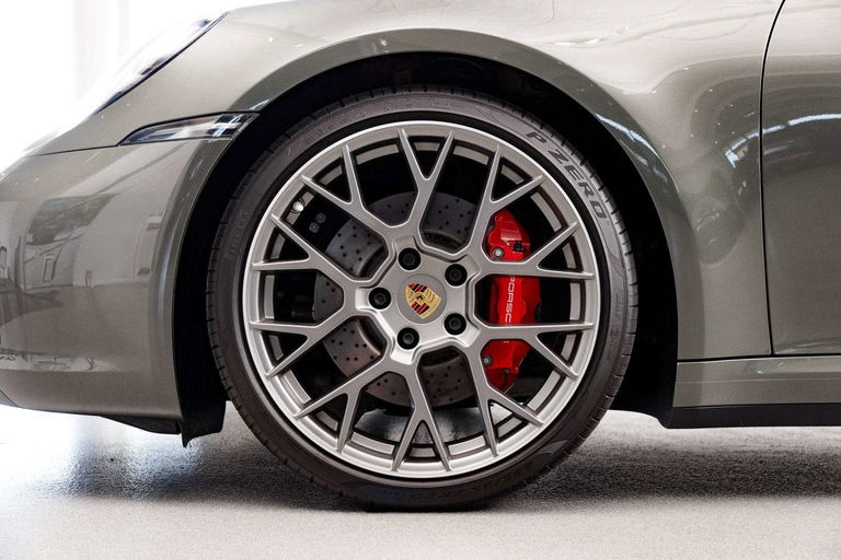 Porsche 992 Carrera 4S