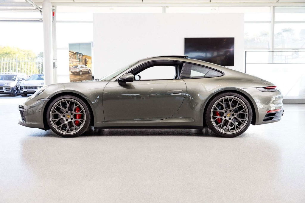Porsche 992 Carrera 4S