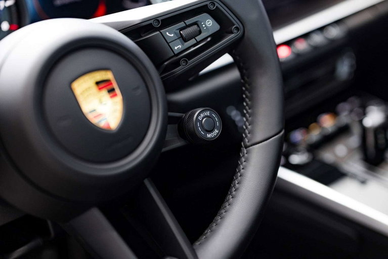 Porsche 992 Carrera 4S