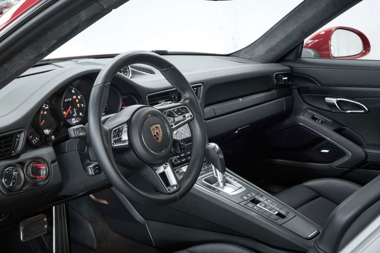 Porsche 991.2 Carrera GTS