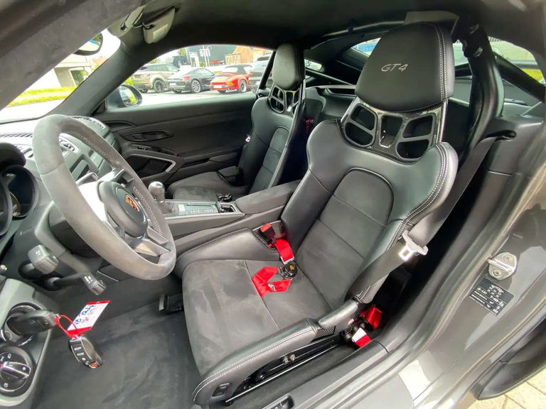 Porsche 981 Cayman GT4