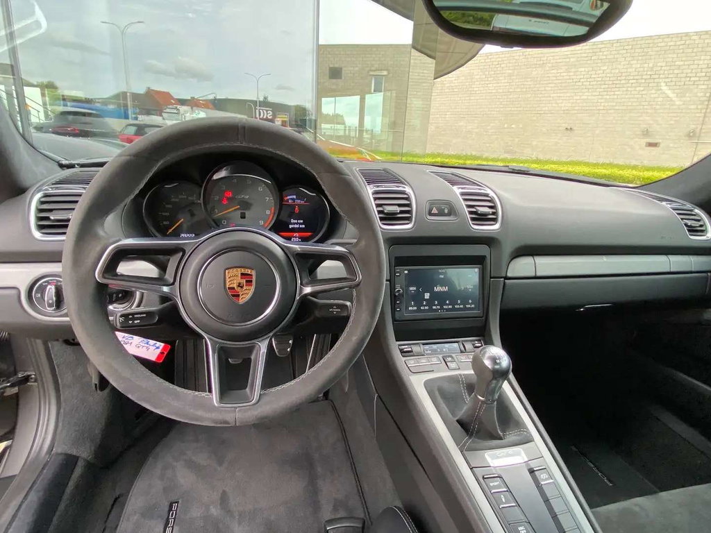 Porsche 981 Cayman GT4