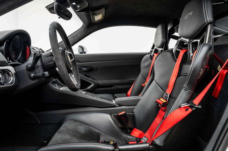 Porsche 981 Cayman GT4