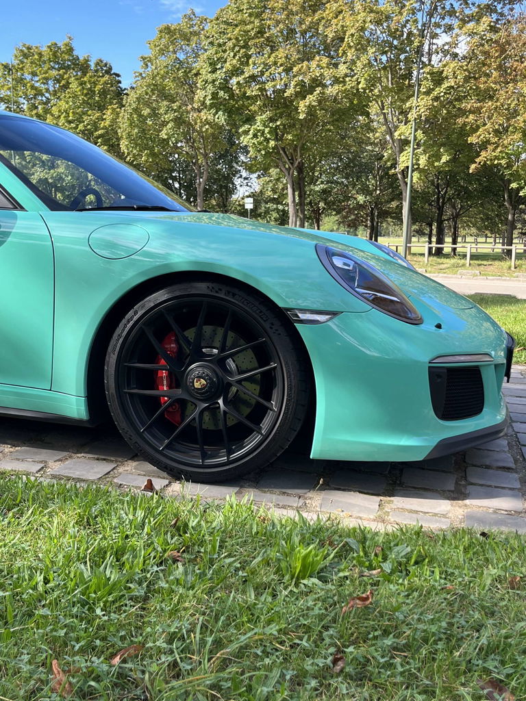 Porsche 991.2 Carrera GTS