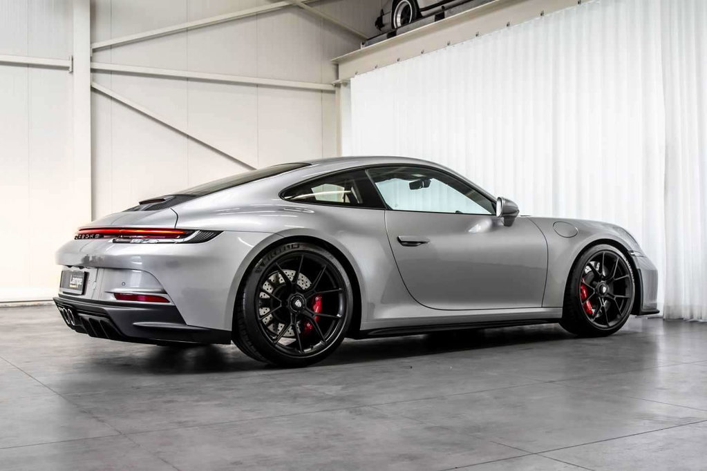 Porsche 992 GT3 Touring