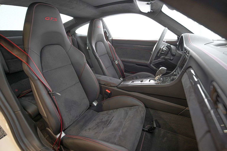 Porsche 991 Carrera GTS