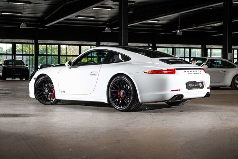 Porsche 991 Carrera GTS