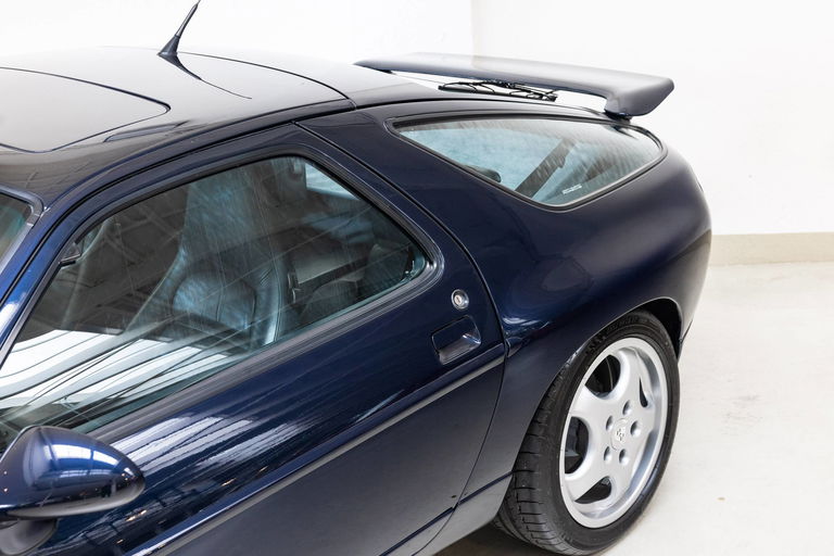 Porsche 928 GTS