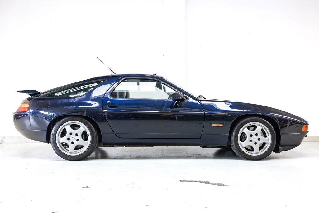 Porsche 928 GTS