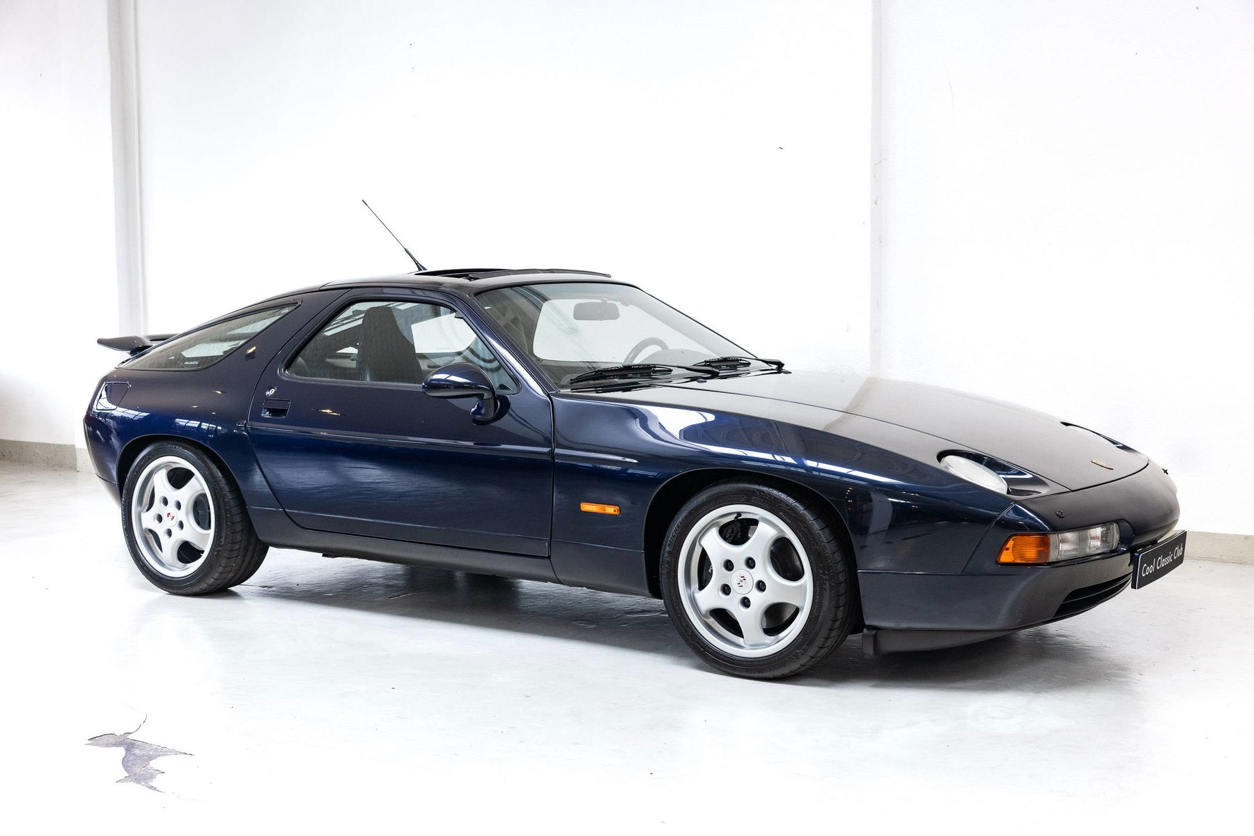 Porsche 928 GTS 1992 - elferspot.com - Marketplace for