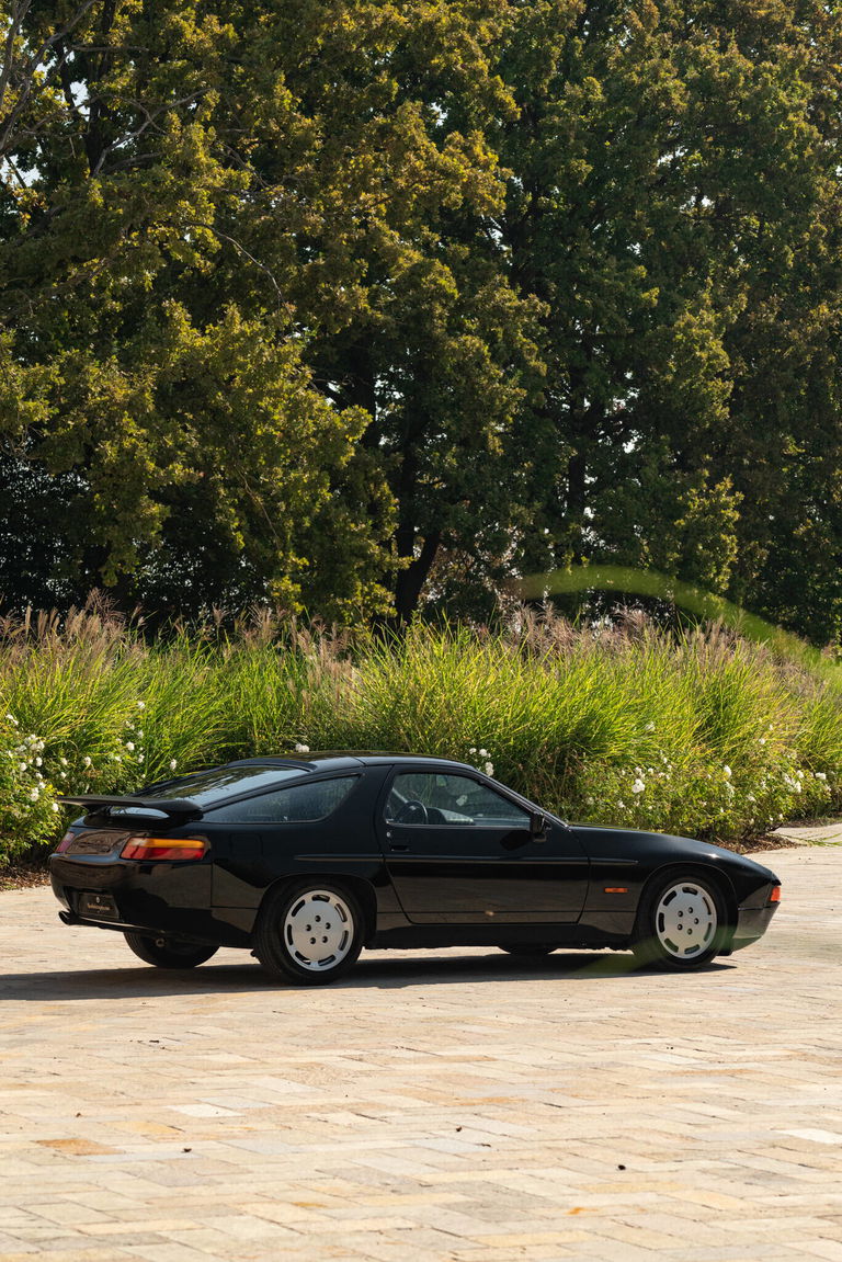 Porsche 928 S4