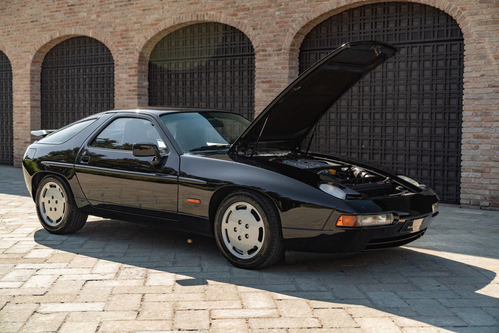 Porsche 928 S4