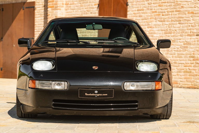 Porsche 928 S4