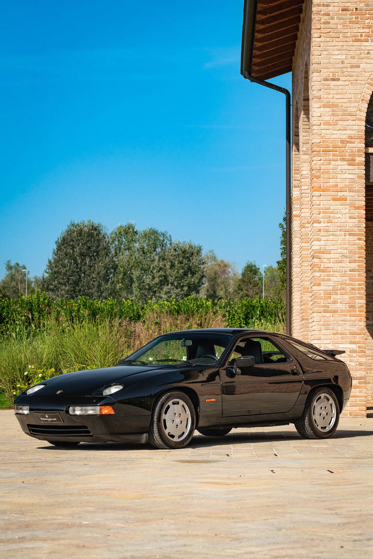 Porsche 928 S4