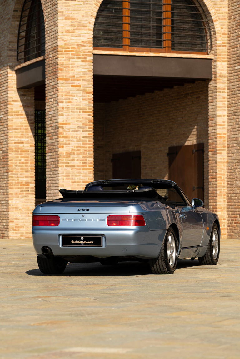 Porsche 968