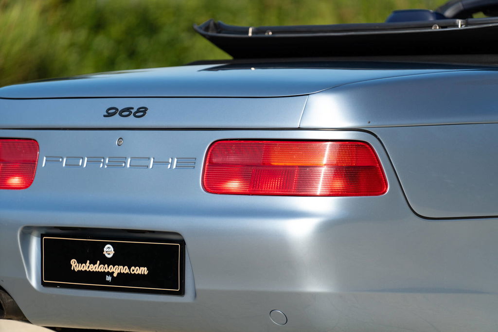 Porsche 968