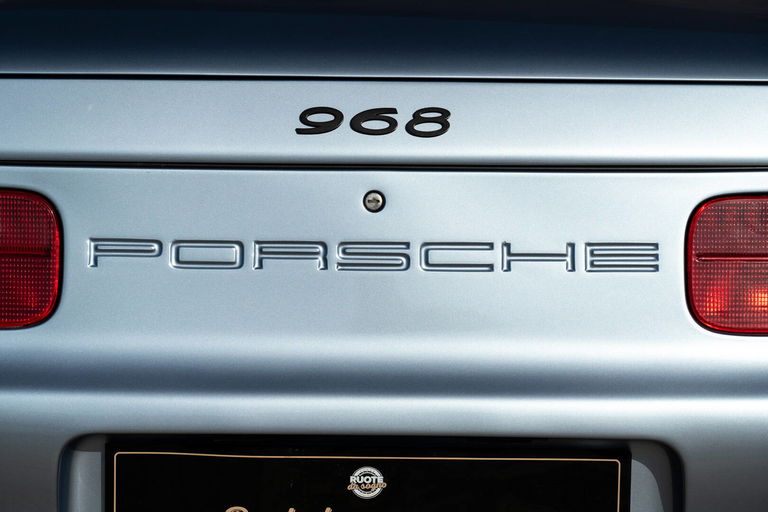Porsche 968